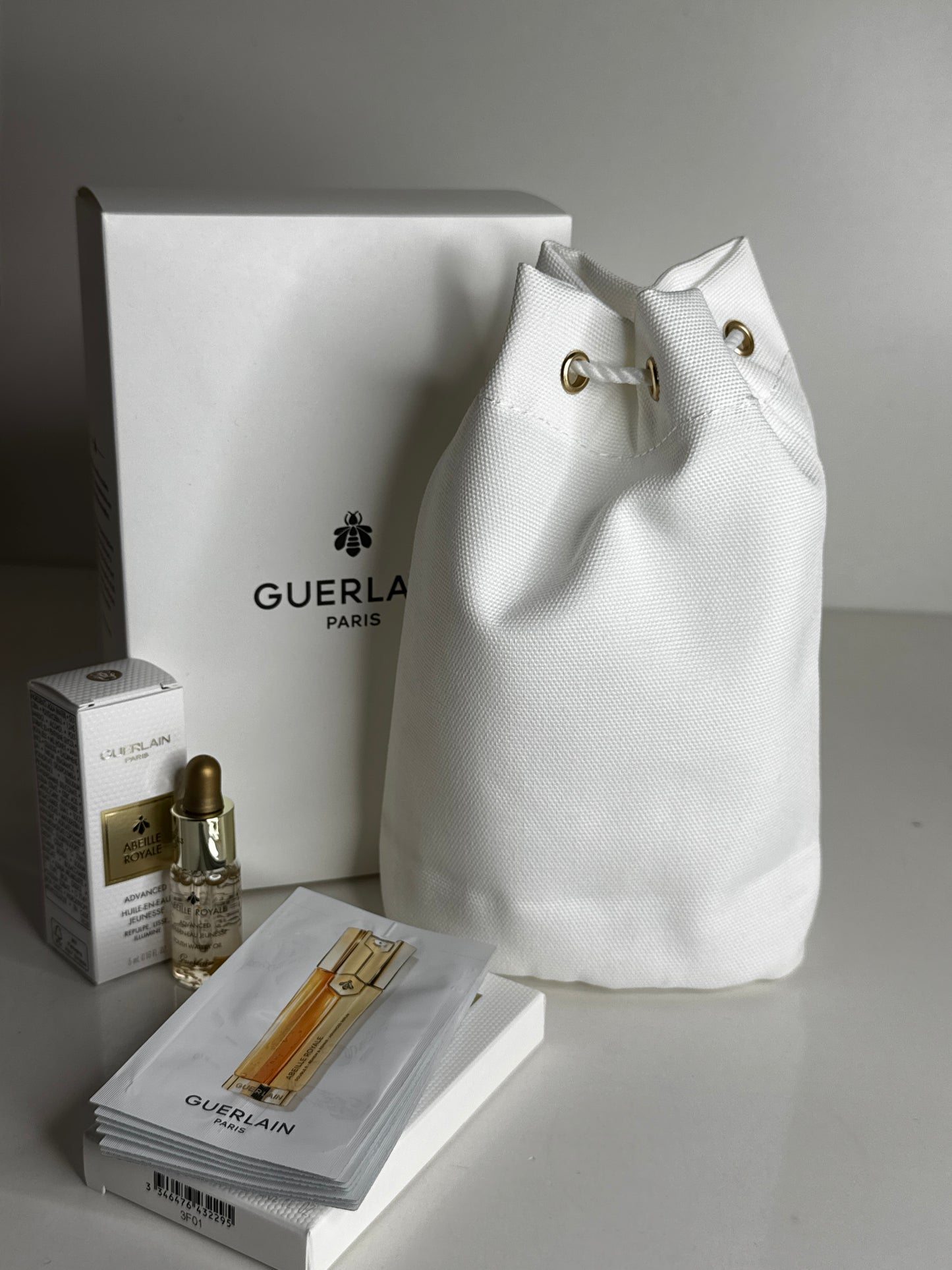 Guerlain Paris Pouch