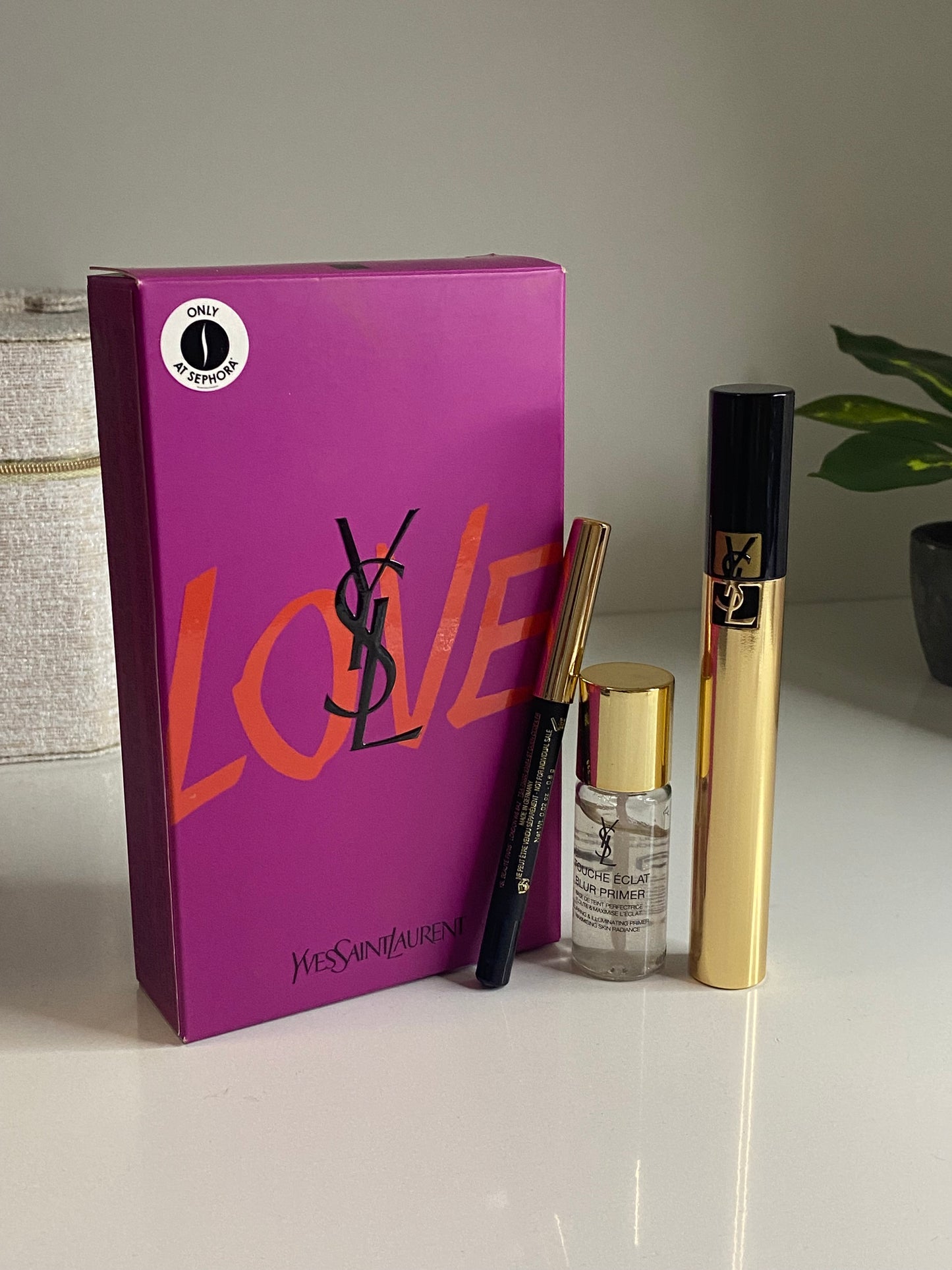 YSL Gift set Nasara Volume Effect Faux Cils Radical Black Mascara & Mini Gifts