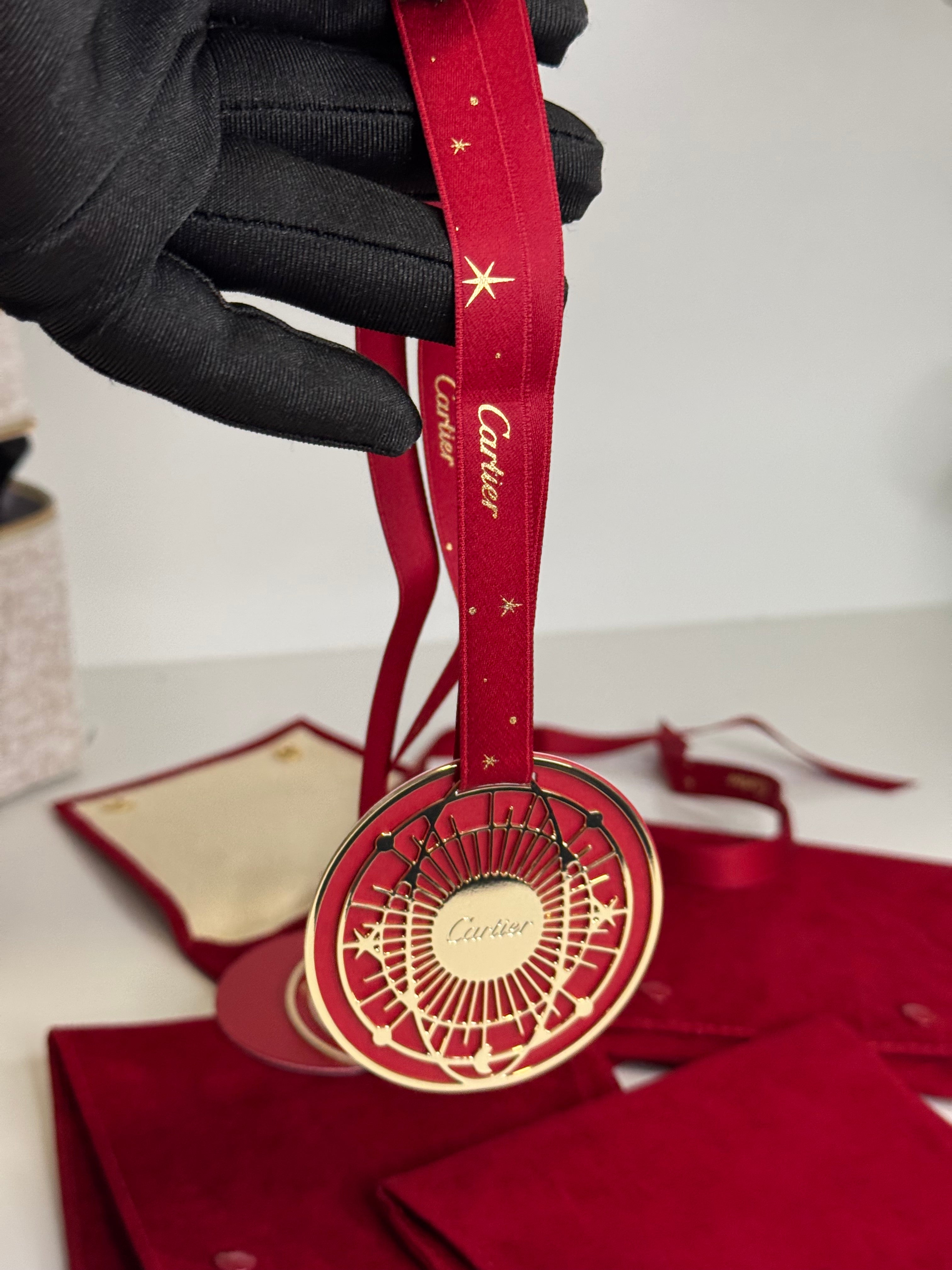 Holiday Ribbon/Charm with Pocuh