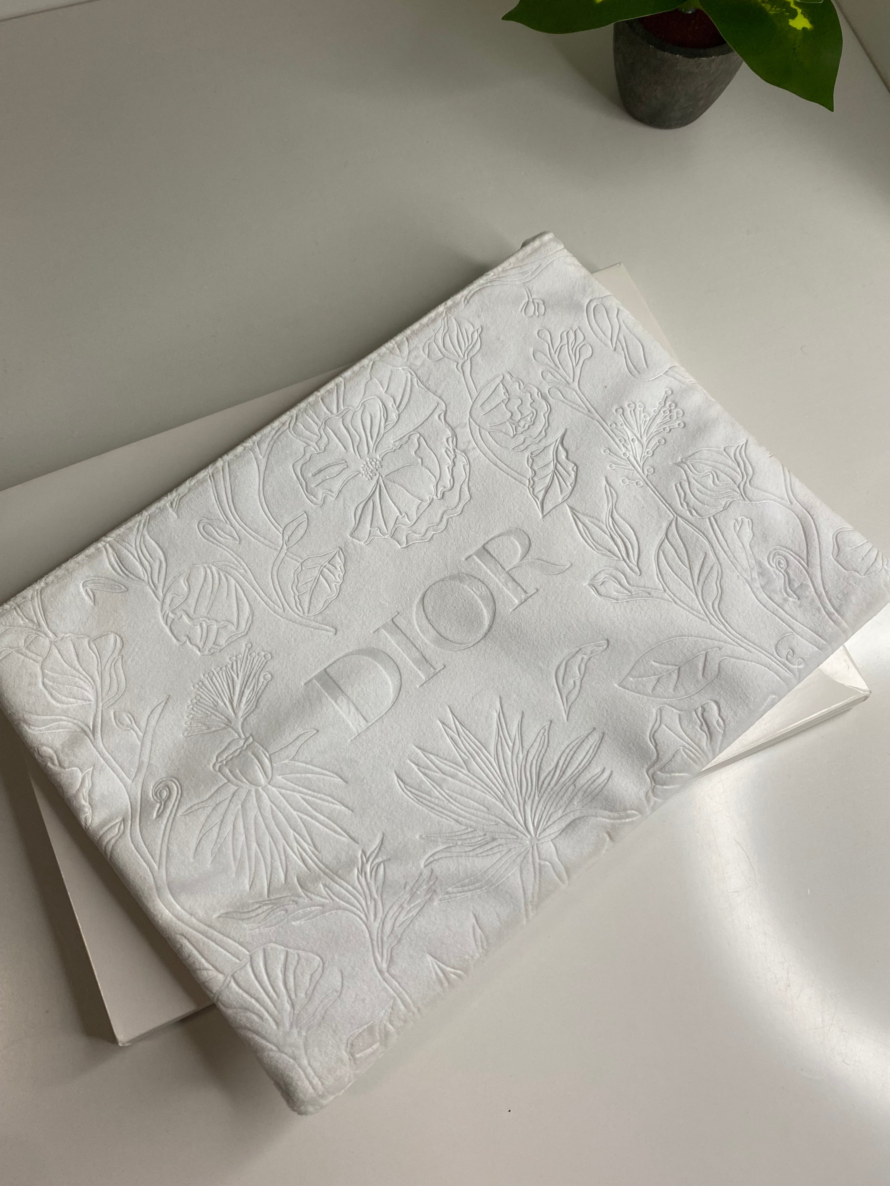 Dior white velvet make up pouch NEW outlet