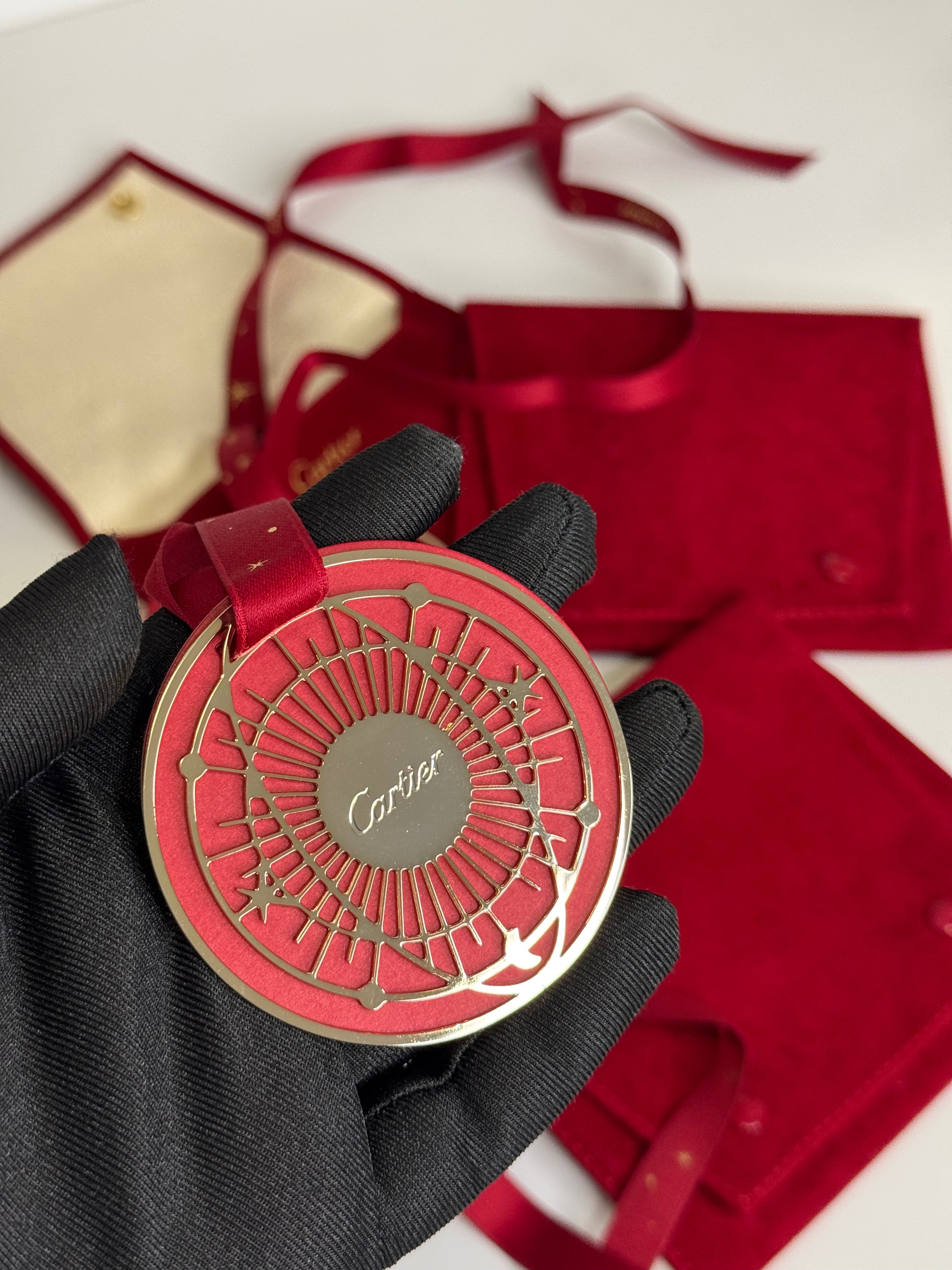 Holiday Ribbon/Charm with Pocuh