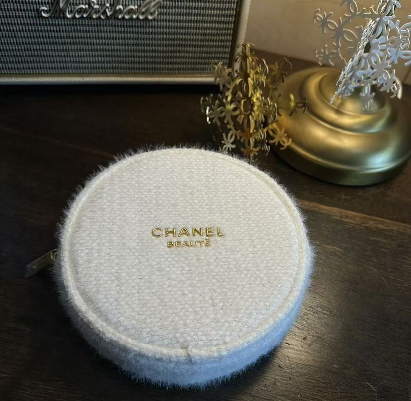 Chanel Holiday 24 Pouch - White