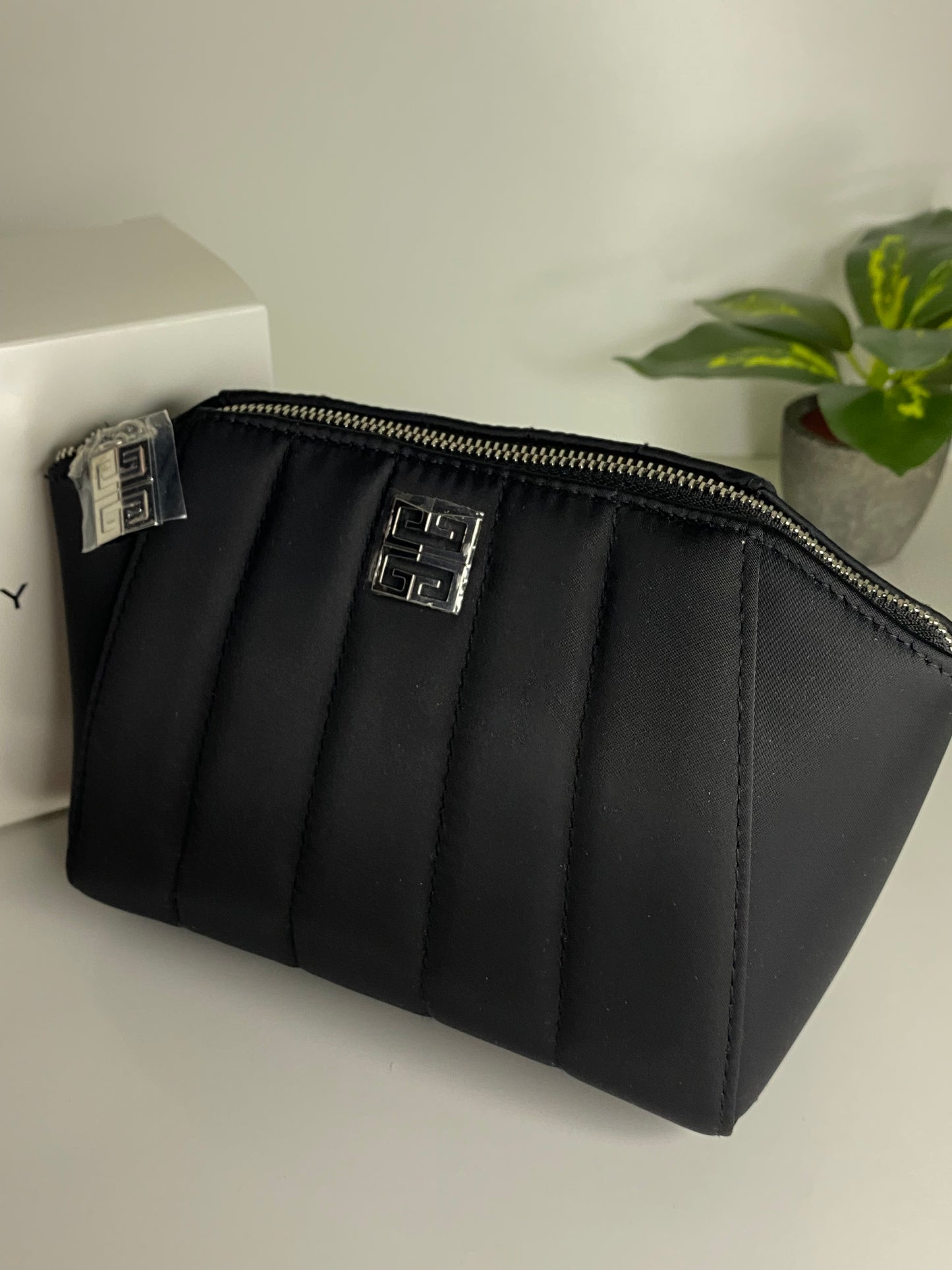 Iconic Givenchy Pouch - Black