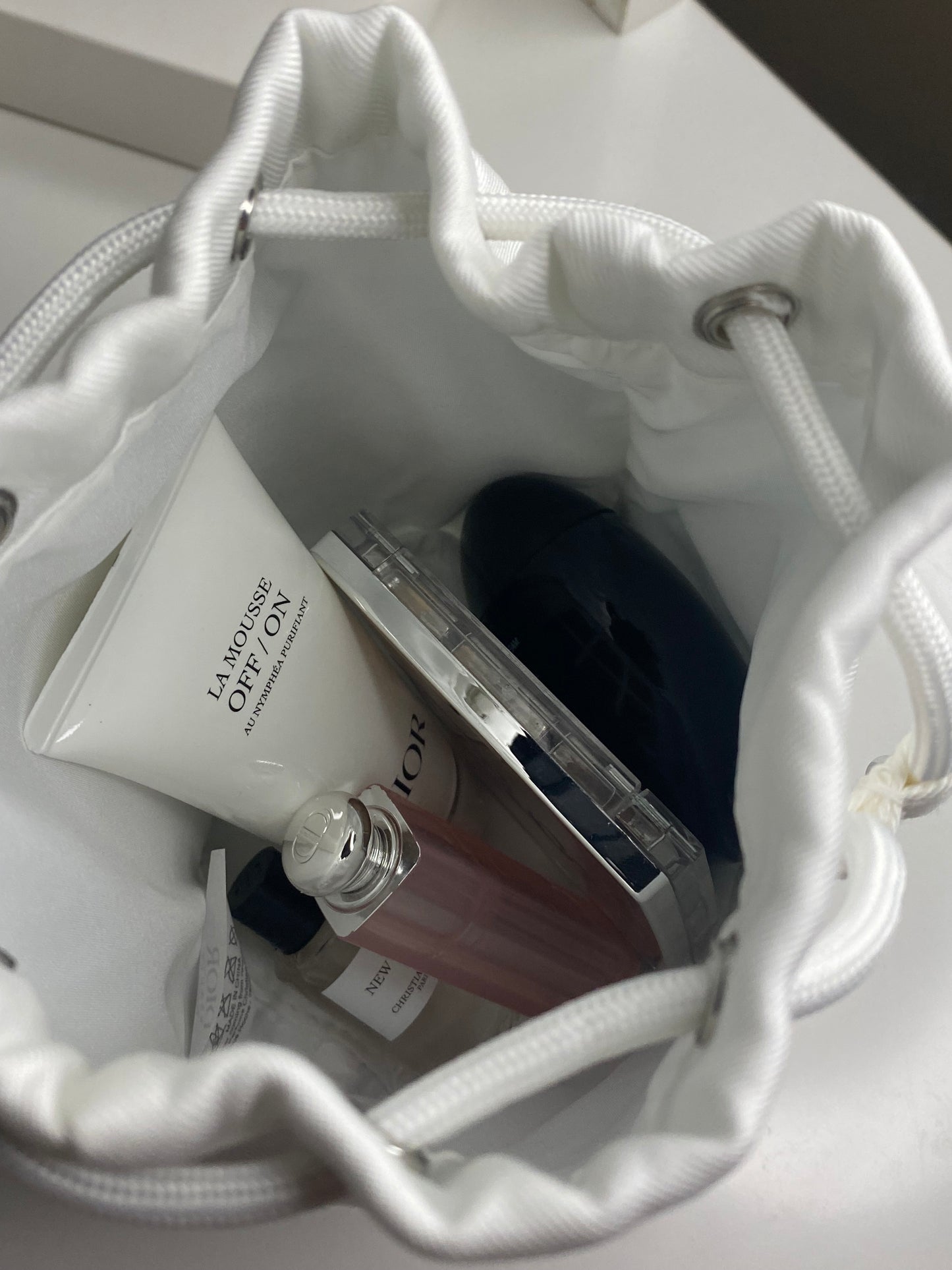 Dior White Makeup/Skincare Pouch With Skincare Gift