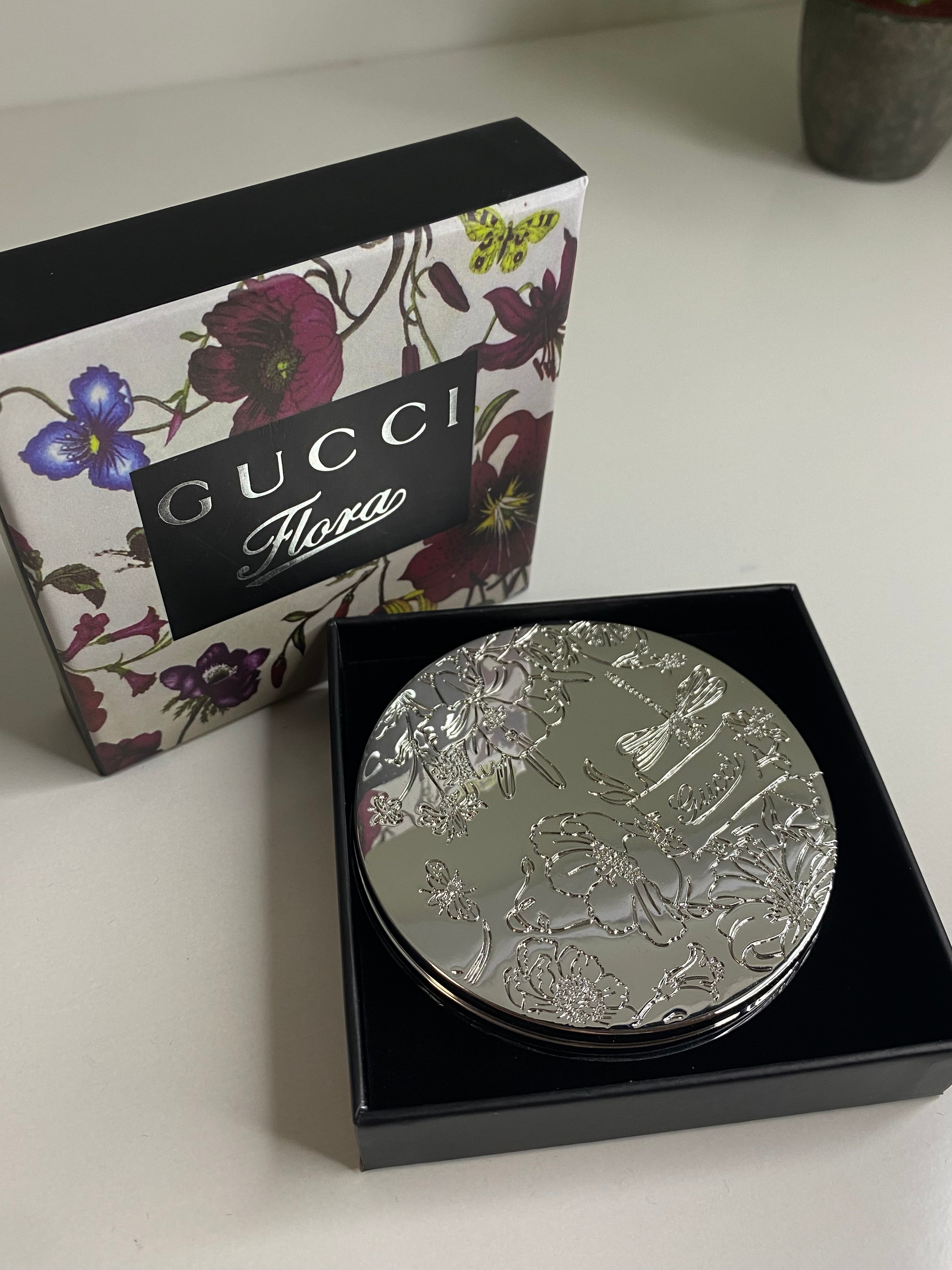 Gucci Compact Mirror store