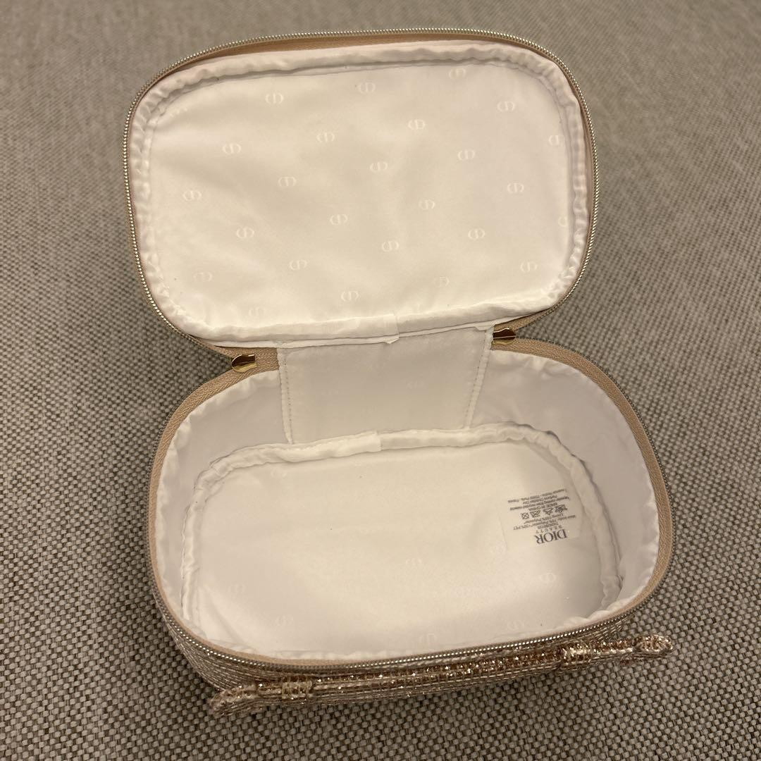 Gold Mesh Pouch 2025